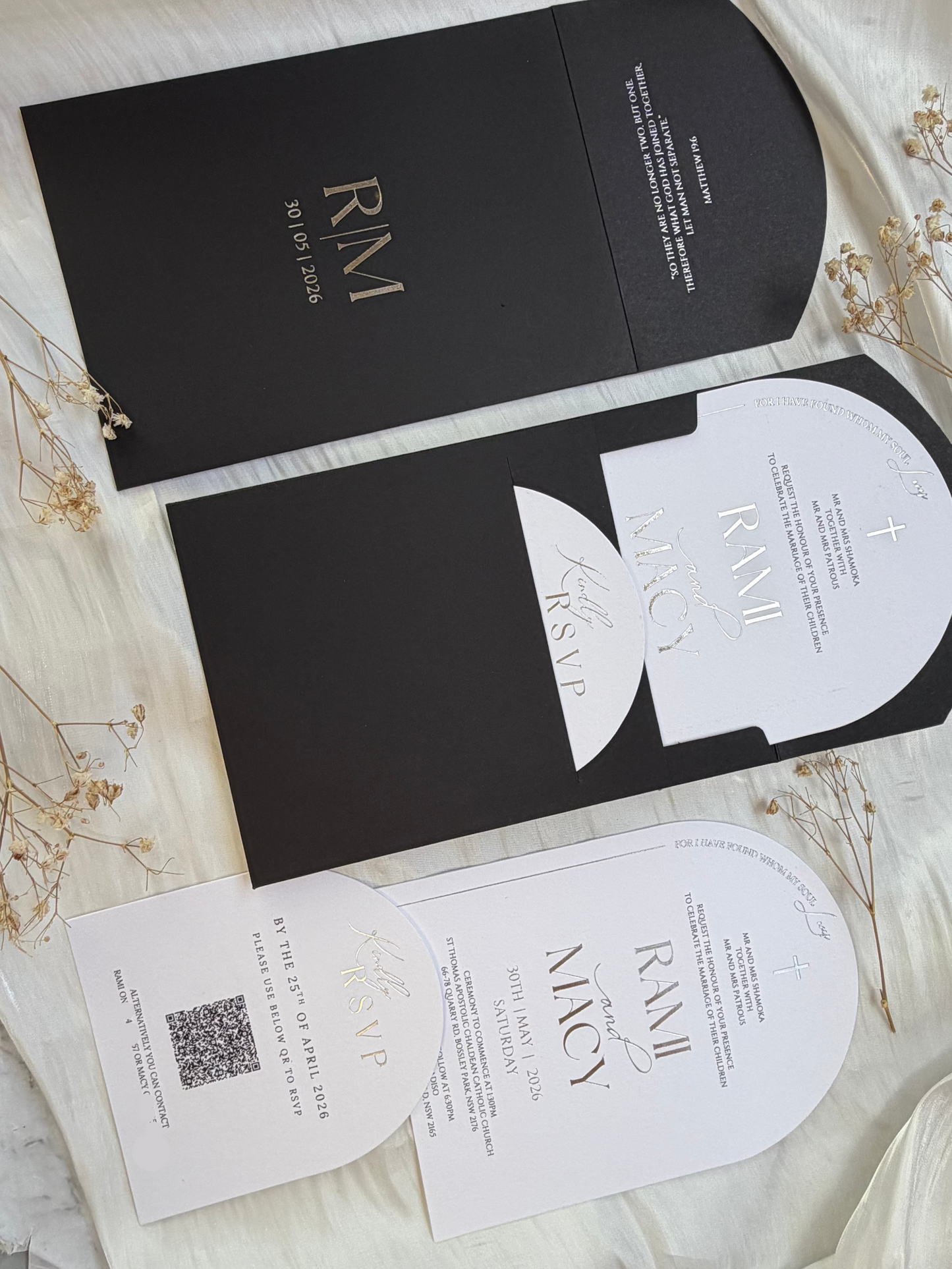 The black Arch Foil Suite